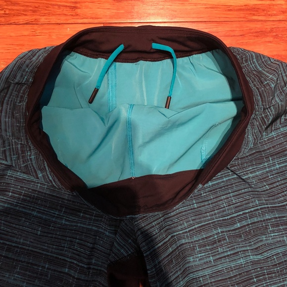 Lululemon THE short 11" linerless - Picture 4 of 4